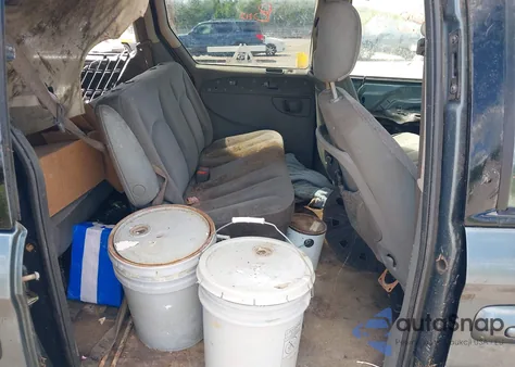 2006 Chrysler Town & Country из США, поврежденный, VIN 1A4GP45R66B548522